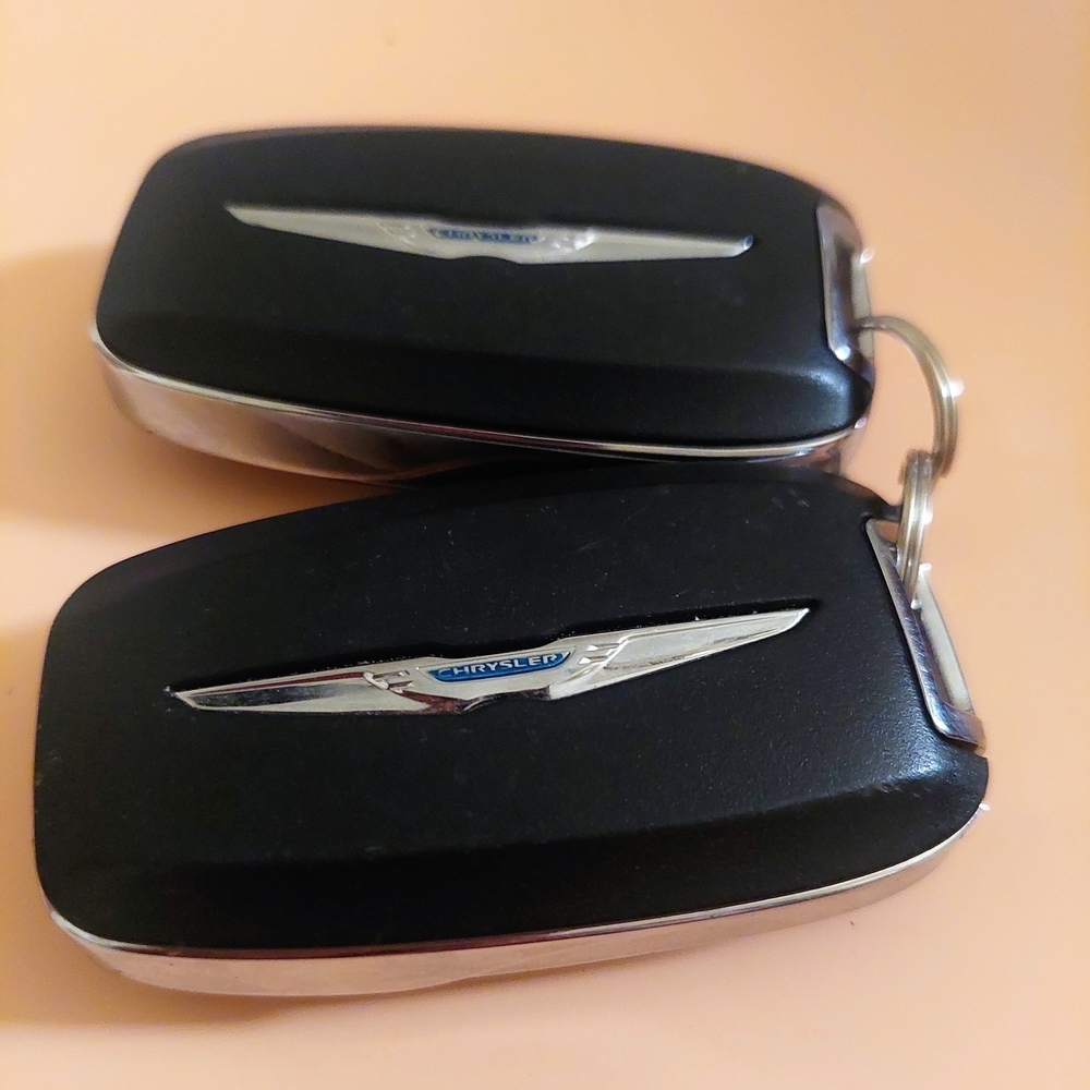 Car Key Fob Set Black and Silver - Picture 3 of 5